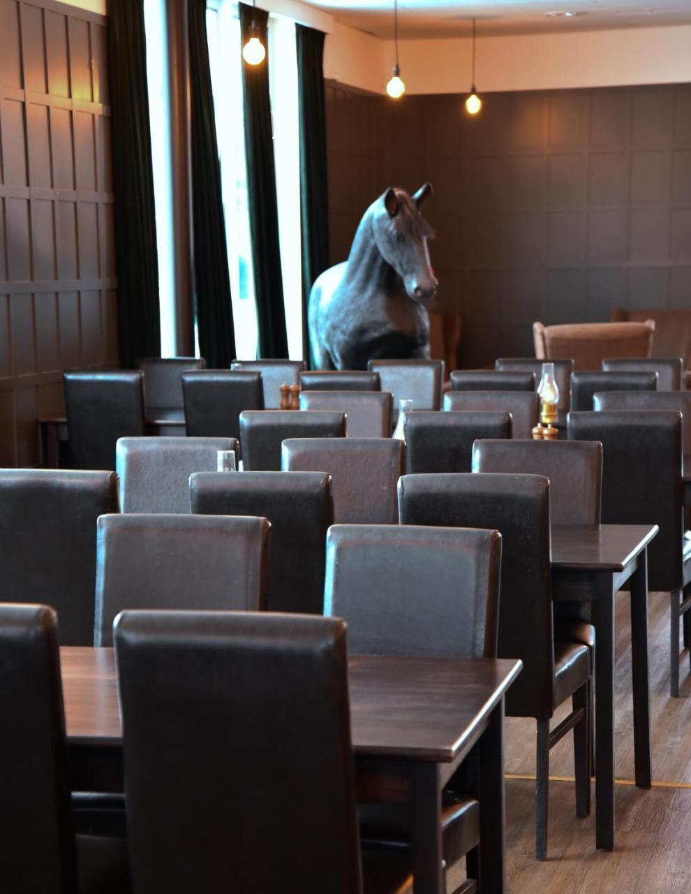 Hotell Arjaeng Bagian luar foto