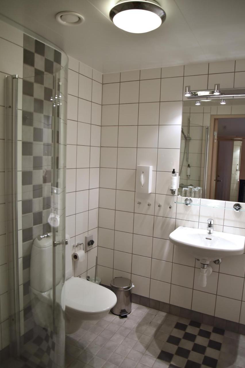 Hotell Arjaeng Bagian luar foto