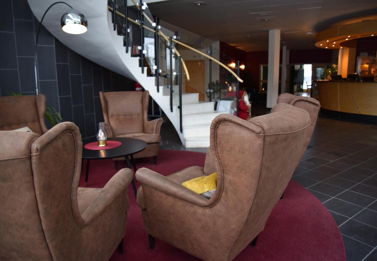 Hotell Arjaeng Bagian luar foto